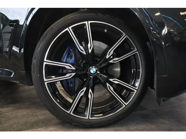 BMW X5 xDrive50e M-Sport-Pro Panoramadak Full-led Shadow-line ! 2e Paasdag geopend van 12.00 tot 17:...