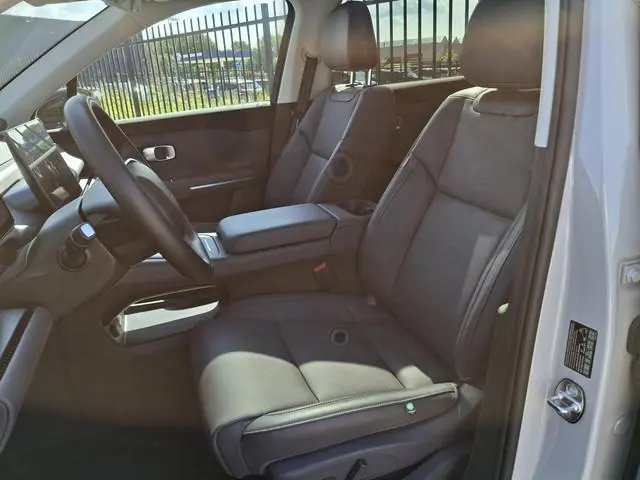 Leapmotor C10 Design 69.9 kWh | Navigatie | Climate control | Stoelverwarming | Stoelventilatie | Da...
