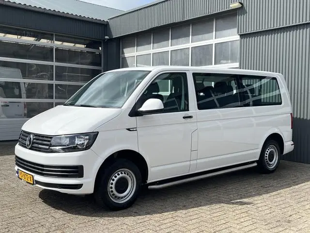 Volkswagen Transporter Kombi 2.0 TSI L2H1 Benzine 9-Persoons Airco Trekhaak 2500kg trekgewicht Kombi...