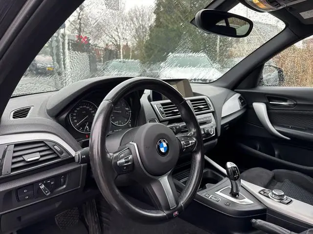 BMW 1-serie 118i High Executive | PANO | M-PAKKET | STOELVW | CRUISE | LED | NAVI | 18232 / 4523