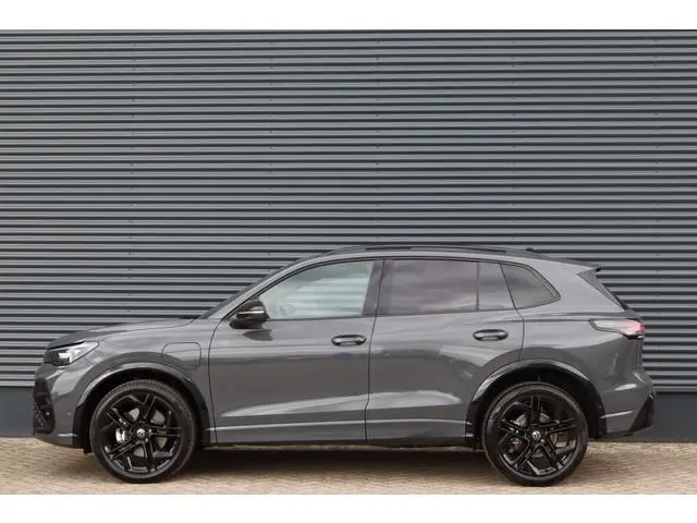 Volkswagen Tiguan 1.5 eHybrid 272pk R-Line Black Style Pano/IQ.Light HD/360/Keyless/Headup/ACC/DCC/...