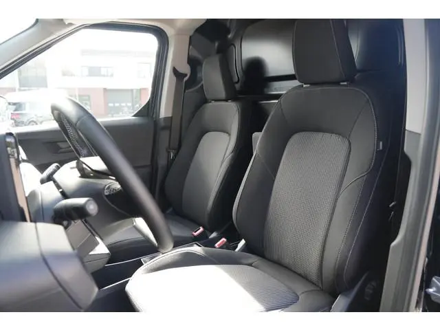 Ford E-Transit Courier
