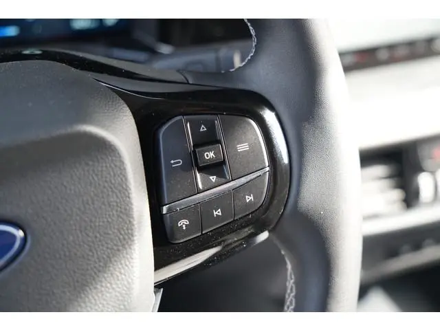 Ford E-Transit Courier