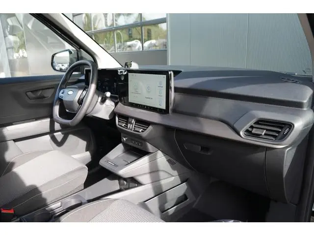 Ford E-Transit Courier