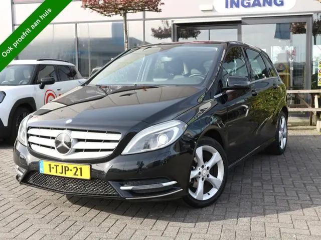 Mercedes-Benz B-klasse 180 Ambition AIRCO NAVI TREKHAAK