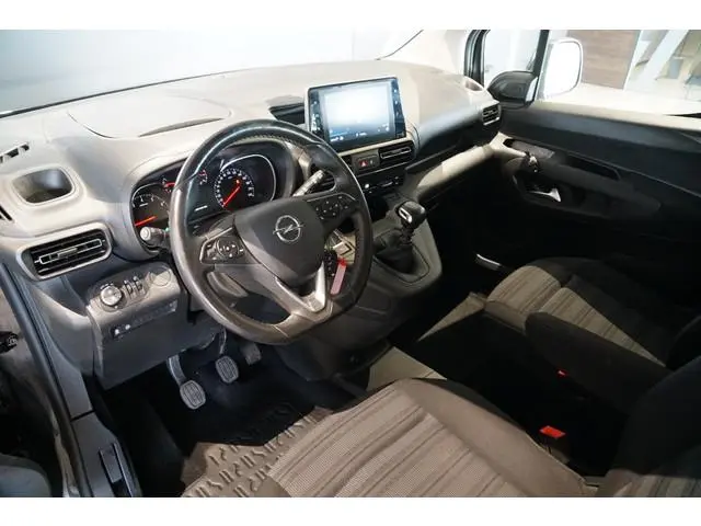 Opel Combo Tour 1.2 Turbo L2H1 Edition 7p. INCL. BTW + DODEHOEK / TREKHAAK / CAMERA