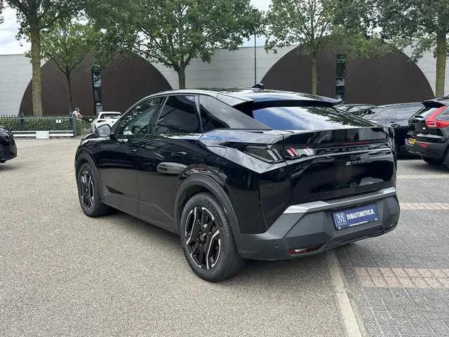 Peugeot e-3008