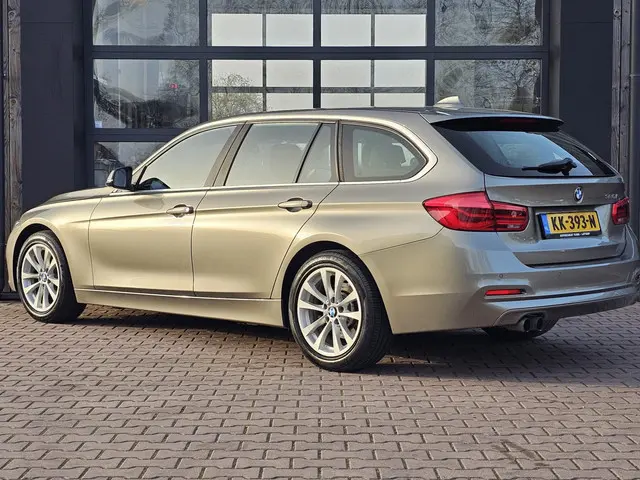 BMW 3-serie Touring 320i Centennial High Executive | Automaat | Navi | Stoelverwarming | LED | Cruis...