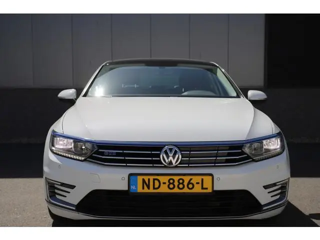 Volkswagen Passat 1.4 TSI GTE 218pk/*Highline*Adaptive/Virtual/Sunroof/Trekh./Leder/18"