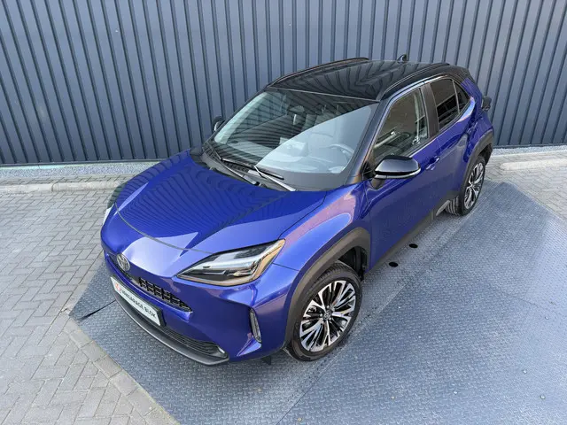 Toyota Yaris Cross 1.5 Hybrid 130 Executive / Bi tone | BSM | Head-up display | PDC V+A | Rijklaar!!