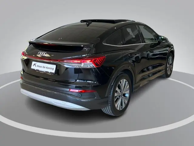 Audi Q4 Sportback e-tron 40 Advanced 204pk 82 kWh · Panoramadak · Trekhaak · Stoelverwarming · Apple...