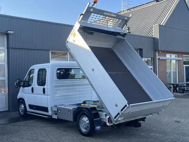 Peugeot Boxer 435 2.2 BlueHDi 165 L3 DC Open laadbak Kipper met Airco Trekhaak 3000kg trekgewicht Te...
