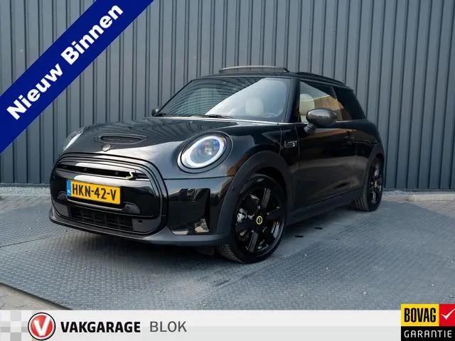 MINI Electric MINI Yours 33 kWh | Leder | Pano | Head Up | Harman/Kardon | Keyless | Camera | Prijs...