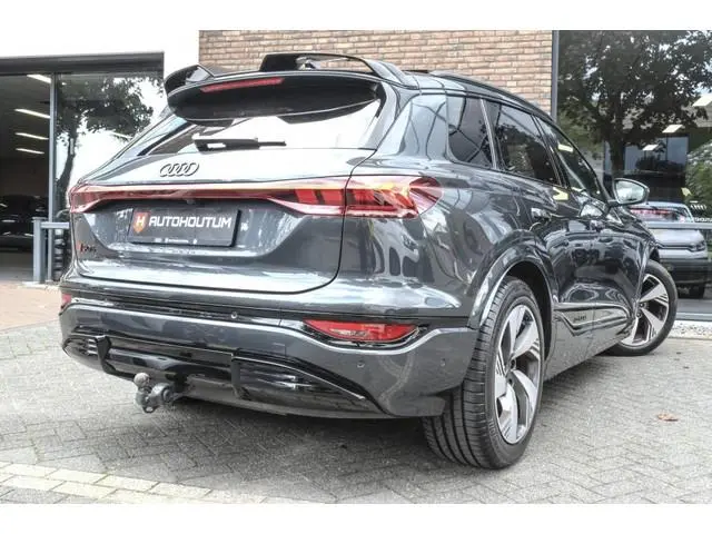 Audi SQ6 e-tron