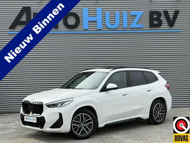 BMW X1 xDrive25e M Sport Panoramadak Trekhaak LED Carplay DAB Stoelverwarming Achteruitrijcamera