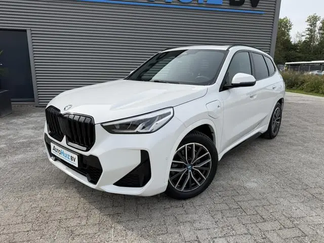BMW X1 xDrive25e M Sport Panoramadak Trekhaak LED Carplay DAB Stoelverwarming Achteruitrijcamera