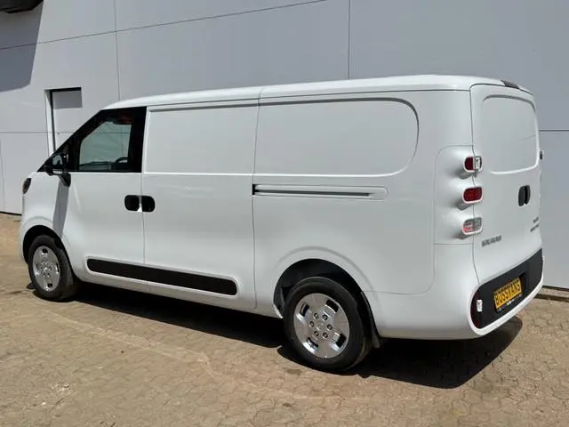 Maxus eDeliver 5 64kWh 163PK Elektrisch! L1H1 335KM WLTP 360° Camera Dubbele schuifdeuren Snelladen...