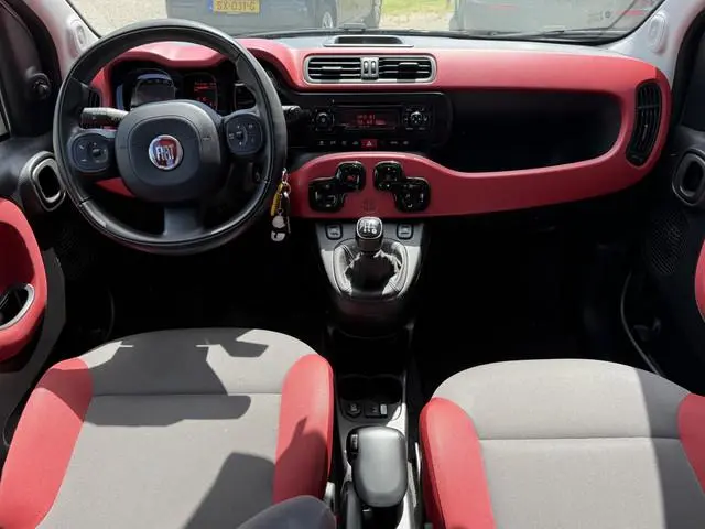 Fiat Panda 1.2 Lounge ✅  Climate control ✅  Bluetooth ✅  Parkeersens ✅ NAP