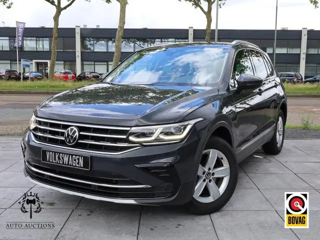 Volkswagen Tiguan 1.4 TSI eHybrid Elegance 245PK | Virtual | Camera | Adaptive Cruise | Getint Glas...