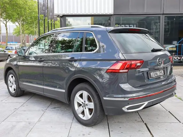 Volkswagen Tiguan 1.4 TSI eHybrid Elegance 245PK | Virtual | Camera | Adaptive Cruise | Getint Glas...