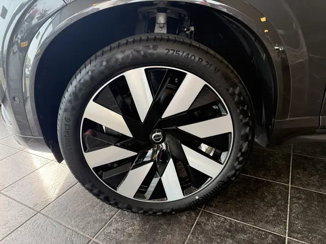 Volvo XC90 2.0 T8 Recharge AWD Plus Bright ** Ventilatie ** Luchtvering ** Panodak ** B&W