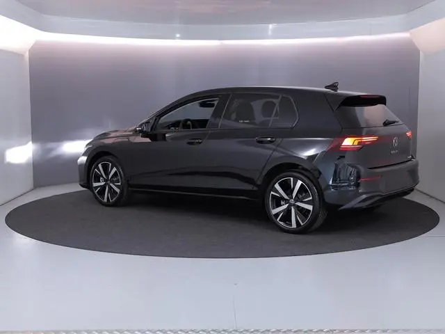 Volkswagen Golf Life Edition 1.5 eHybrid 204 PK | 18 "LM velgen | Stoel & Stuurverwarming | Camera |