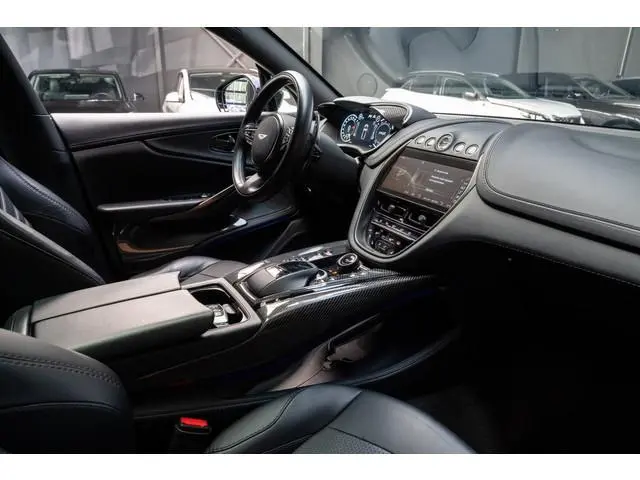 Aston Martin DBX