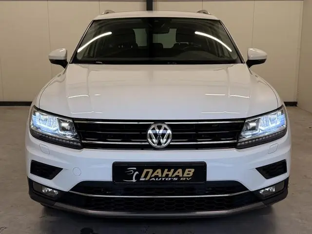 Volkswagen Tiguan 2.0 TSI 4Motion Highline | Leder | Electrische trekhaak | Stoelverwarming | Achter...