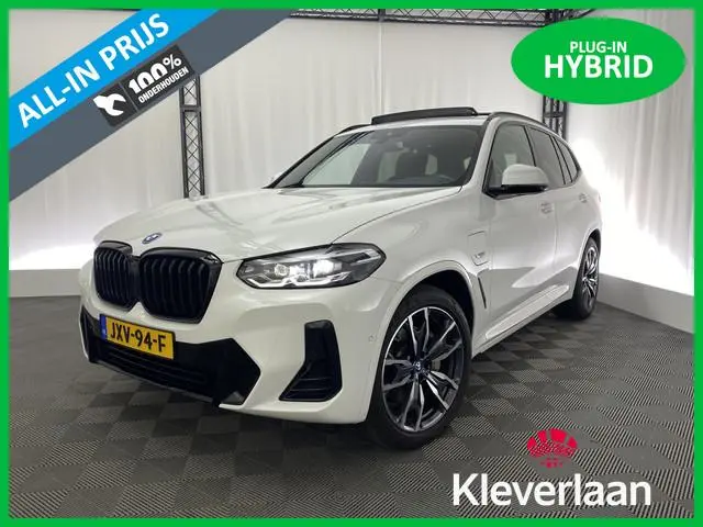 BMW X3 xDrive30e High Executive | Pano | Apple Carplay | Sportstoelen | Elektr. trekhaak | LED | Sfe...