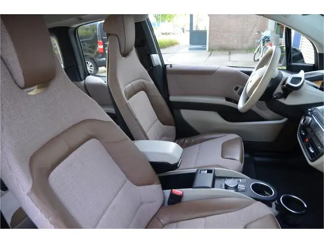 BMW i3 S 120Ah 42 kWh Warmtepomp, AppleCarplay, SOH 89,7%