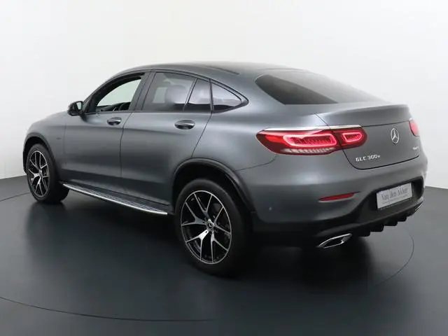 Mercedes-Benz GLC 300e Coupé AMG 4Matic // SoH 98,6% // Burmester // Magno Grijs // Nw. Banden // Di...