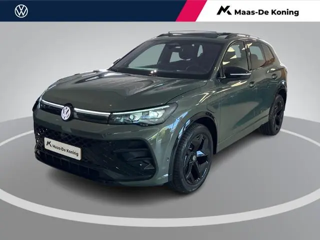 Volkswagen Tiguan 1.5eHybrid 150kW/204PK R-Line Black Style DSG · Panoramadak · Leder · Trekhaak · H...