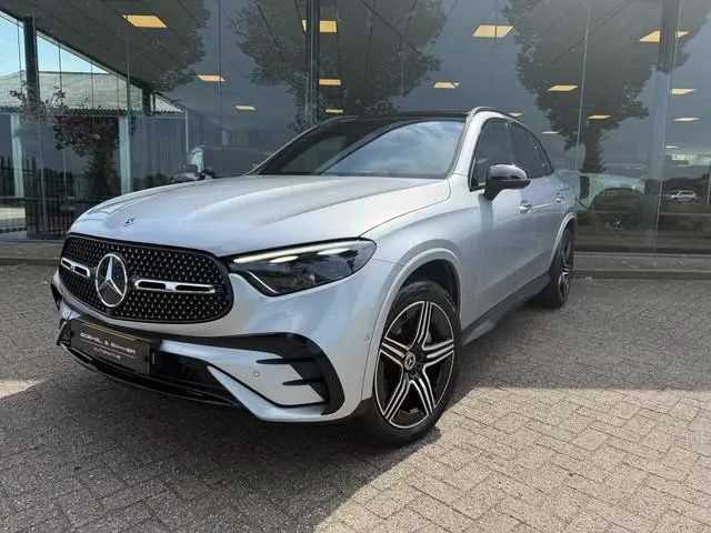 Mercedes-Benz GLC-klasse 300e 4MATIC AMG Line ** Panodak ** Focal Audio ** HUD ** NL Auto ** NAP **...