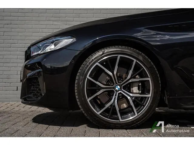 BMW 5-serie Touring 540i xDrive M-sport, BTW, harman kardon, Msport stoelen, parking ass plus, drivi...