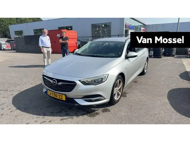 Opel Insignia Sports Tourer 1.5 Turbo Business Executive Parkeersensoren voor en achter ||