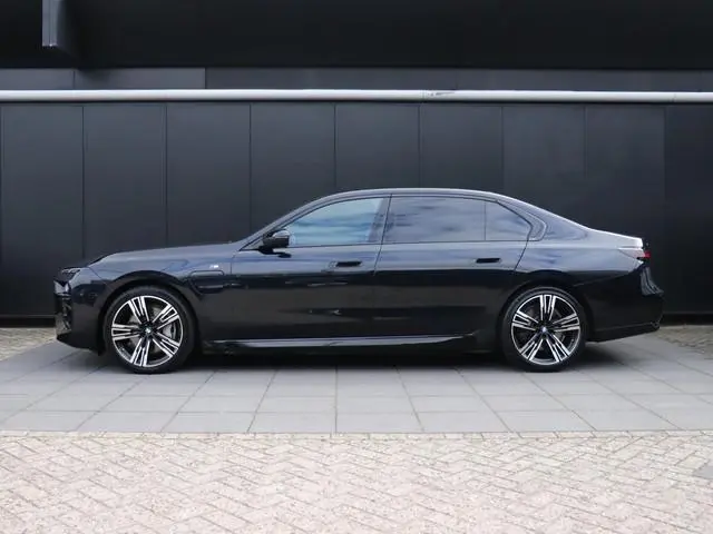 BMW 7-serie 750e xDrive | M SPORT | B&W | MEMORY | PANO |  FOND- THEATER | 4W. STEERING | LEDER | 36...
