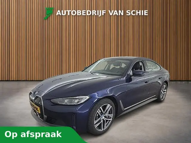 BMW i4 eDrive40 84 kWh 3-Fase 1e-Eig. & Dealer-Onderh. BOVAG-Garantie. NL-Auto.