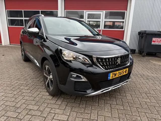 Peugeot 3008 1.2 PureTech 131 PK | Automaat | Crossway | Speciale uitvoering | Navigatiesysteem |