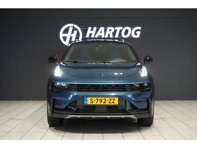 Lynk & Co 01