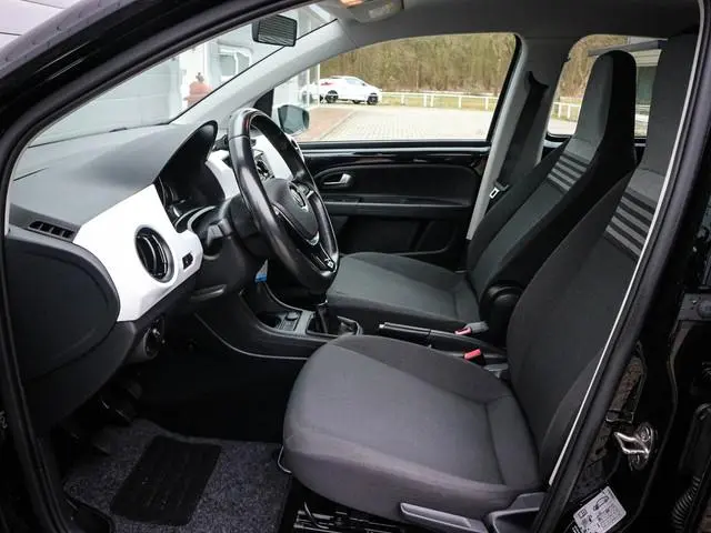Volkswagen Up! 1.0 BMT up! beats | Airco | Cruise | Lichtmetaal |