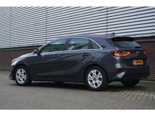 Kia Ceed 1.0 T-GDi 120PK DynamicLine/Geen Importauto/ All-Seasonbanden.