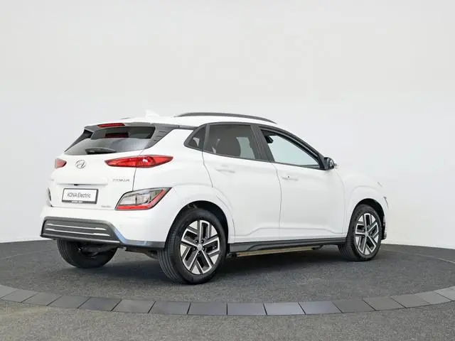 Hyundai Kona EV Comfort 39 kWh | Private lease 399 pm