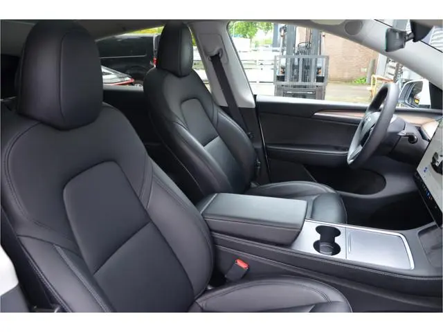Tesla Model Y RWD 58 kWh Premium, AutoPilot4.0 Ryzen (FSD 99,- per maand), LFP accu