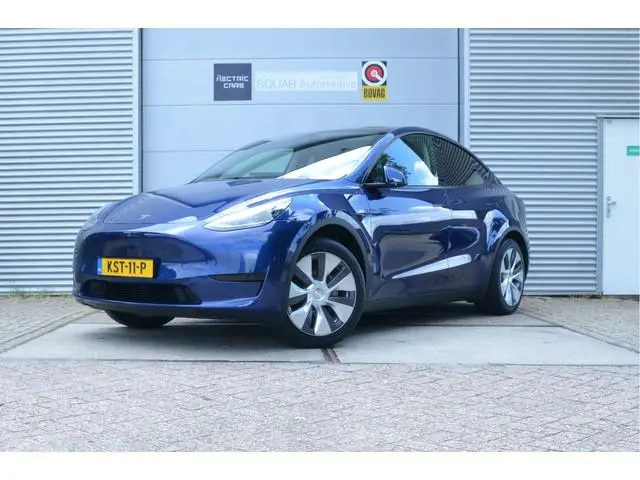 Tesla Model Y Long Range RWD 75 kWh Trekhaak, AutoPilot4.0 (FSD 99,- p/mnd)