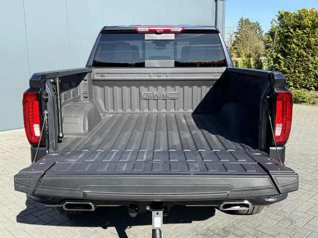 GMC Sierra