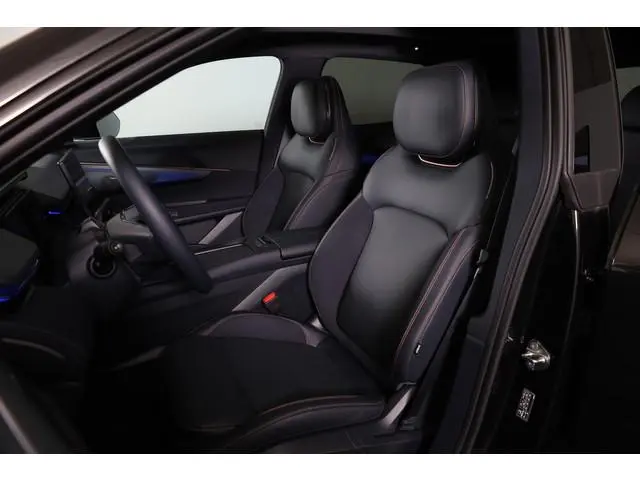Lynk & Co 08