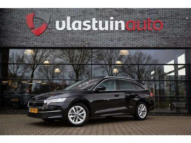 ŠKODA Octavia Combi 1.5 TSI MHEV Business Edition , Panoramadak, Stuur/stoelverwarming,