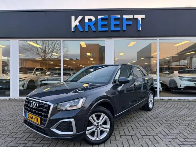 Audi Q2 35 TFSI S Edition Camera | App connect