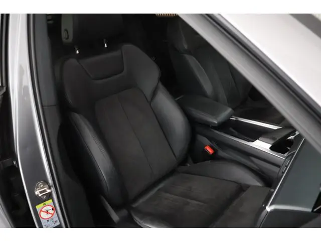 Audi e-tron Sportback 55 408pk quattro Business edition Plus 95 kWh SOH 92% Panoramadak Luchtvering...