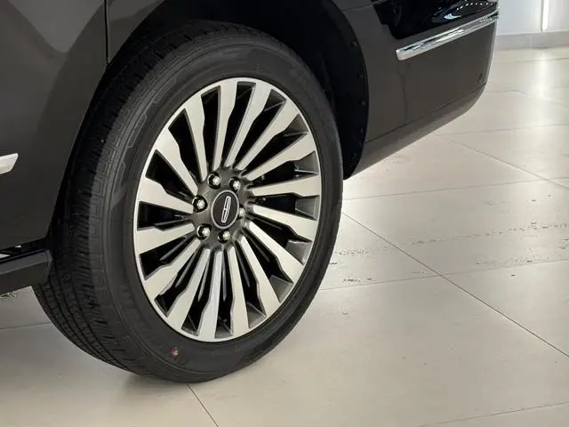 Lincoln Navigator